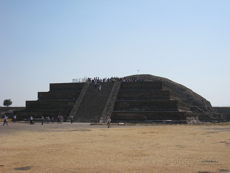 Mexico Pyramids - Mexico City 2009 0090.jpg - A trip to the Teotihuacan area of Mexico to visit the pyramids. A vast complex and a great climb to the top. This was followed by lunch in a cave, then a visit to the historical center of Mexico City. March 2009.